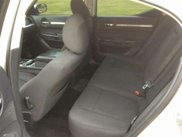 Dodge Charger 2010 photo 9